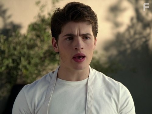 Gregg Sulkin in Фальсификация (2014)