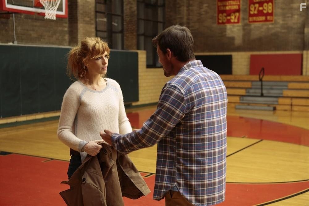 David Chisum and Kelly Reilly in Чёрный ящик (2014)