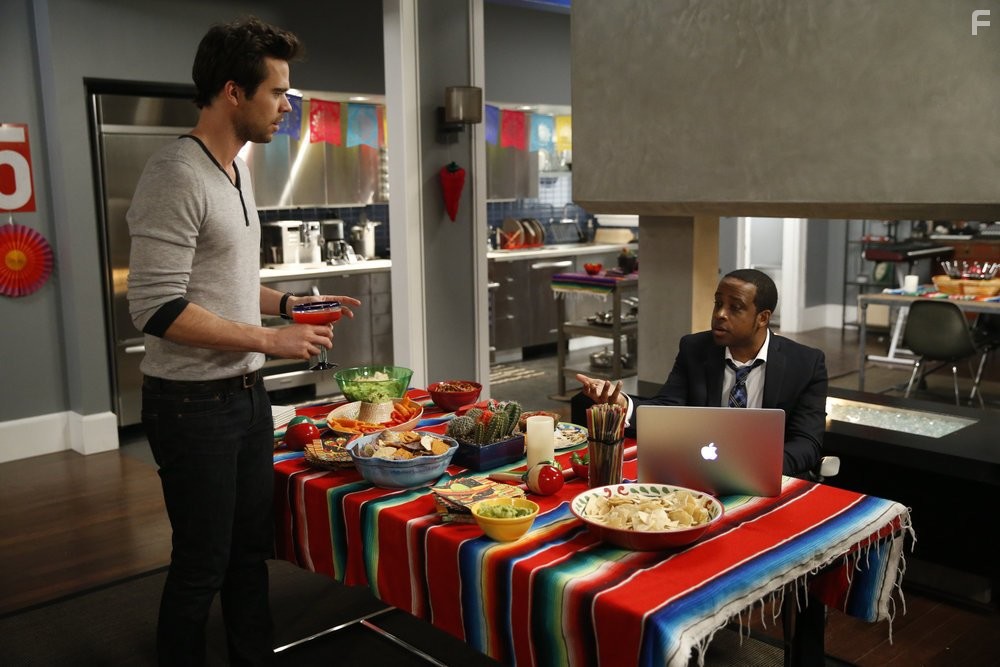 Keith Powell and David Walton in Мой мальчик (2014)