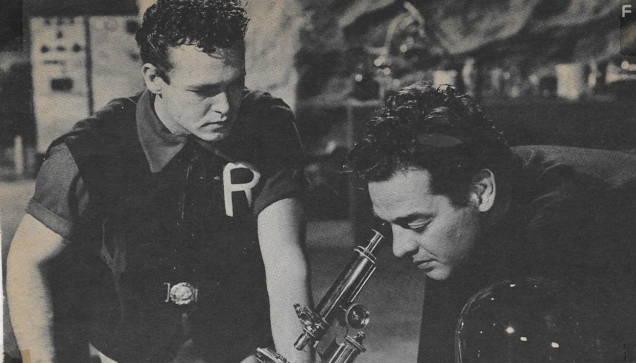 Johnny Duncan and Robert Lowery in Batman and Robin (1949)