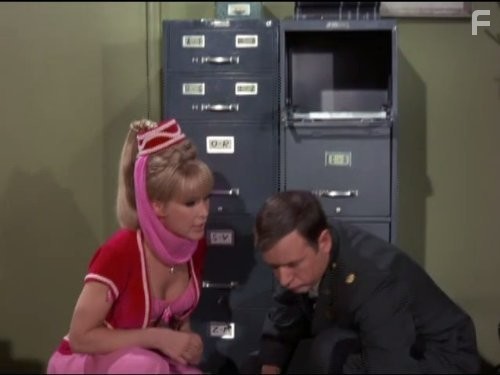 Barbara Eden and Bill Daily in Я мечтаю о Джинни (1965)