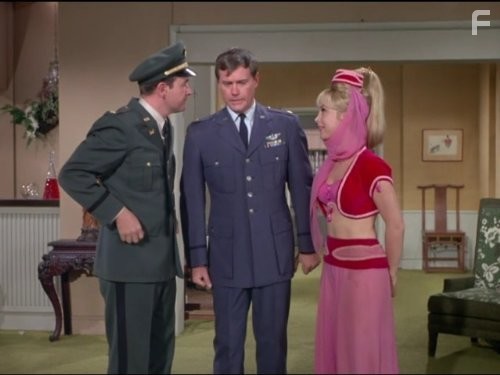 Barbara Eden, Larry Hagman, and Bill Daily in Я мечтаю о Джинни (1965)
