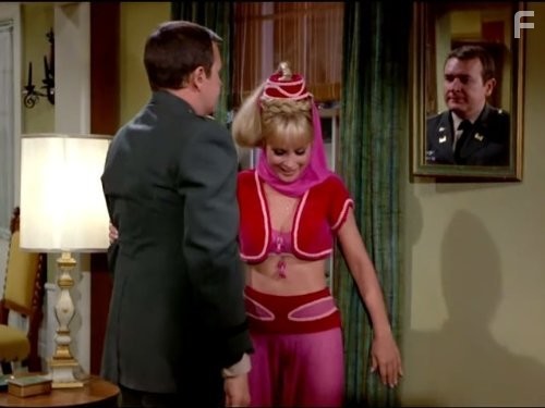 Barbara Eden and Bill Daily in Я мечтаю о Джинни (1965)