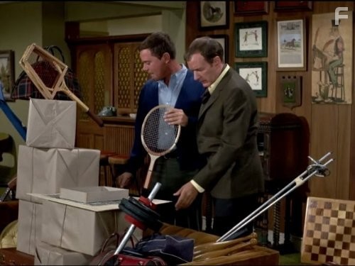 Larry Hagman and Bill Daily in Я мечтаю о Джинни (1965)