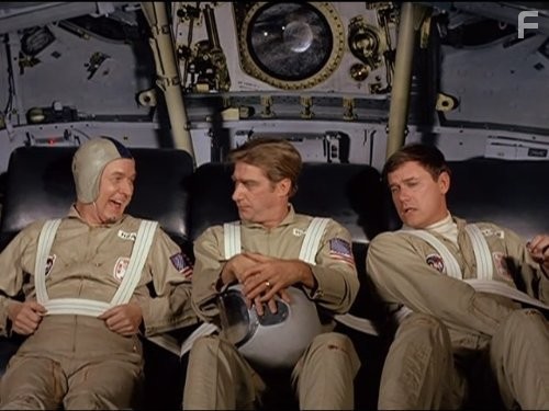 Larry Hagman, Bill Daily, and Richard Mulligan in Я мечтаю о Джинни (1965)