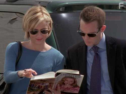 Traylor Howard and Jason Gray-Stanford in Дефективный детектив (2002)