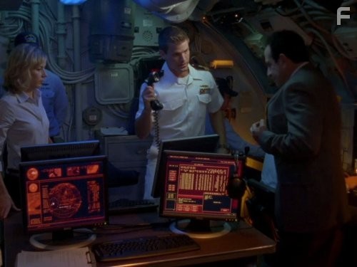 Tony Shalhoub and Traylor Howard in Дефективный детектив (2002)