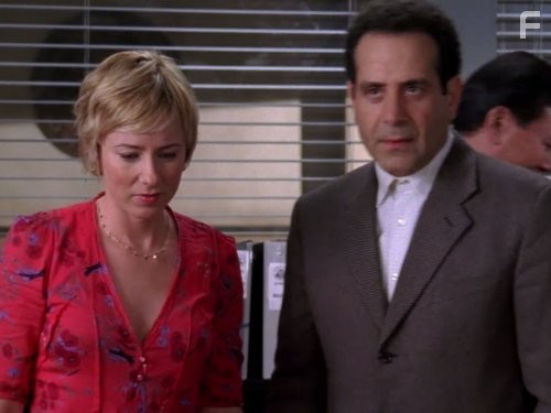 Tony Shalhoub and Traylor Howard in Дефективный детектив (2002)
