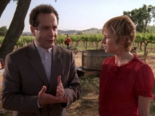 Tony Shalhoub and Traylor Howard in Дефективный детектив (2002)