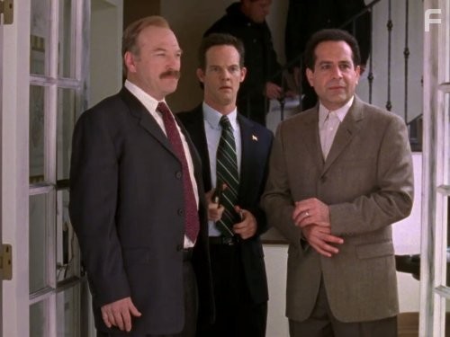 Tony Shalhoub, Jason Gray-Stanford, and Ted Levine in Дефективный детектив (2002)
