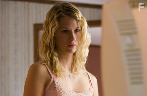 January Jones in Три могилы (2005)