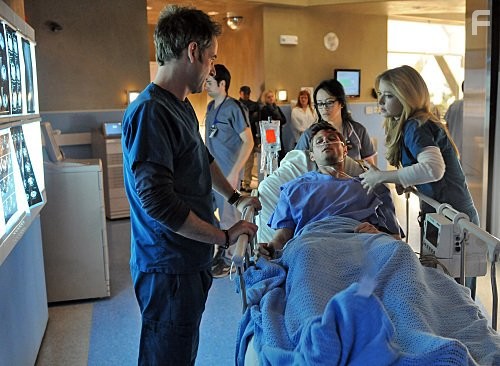 Jeremy Northam and Elisabeth Harnois in Miami Medical (2010)