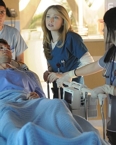 Elisabeth Harnois in Miami Medical (2010)