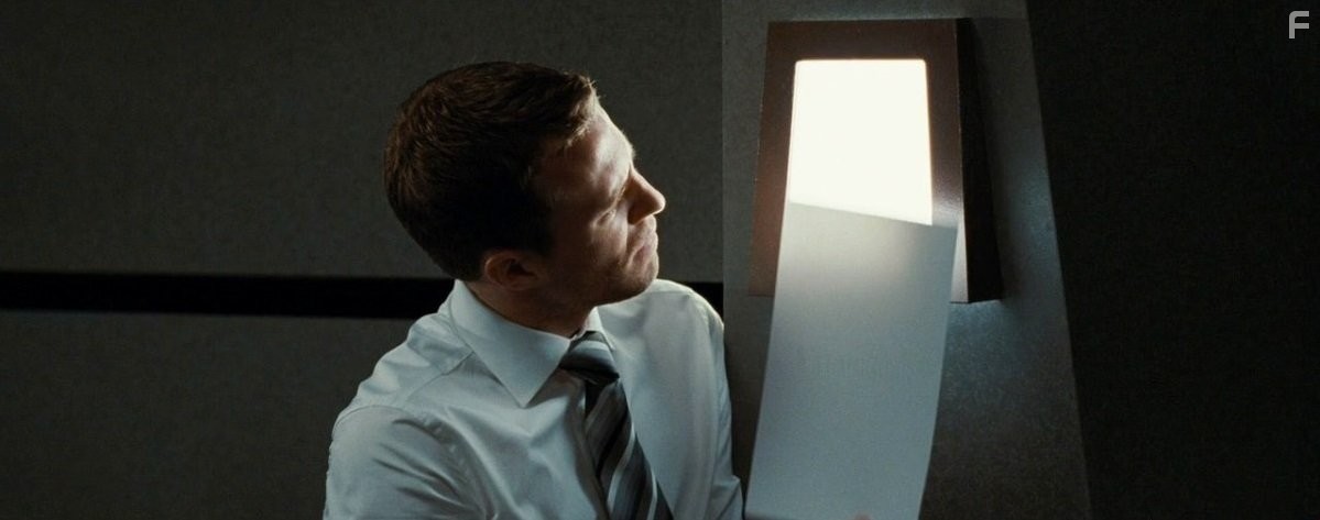 Luke Mably in Экзамен (2009)