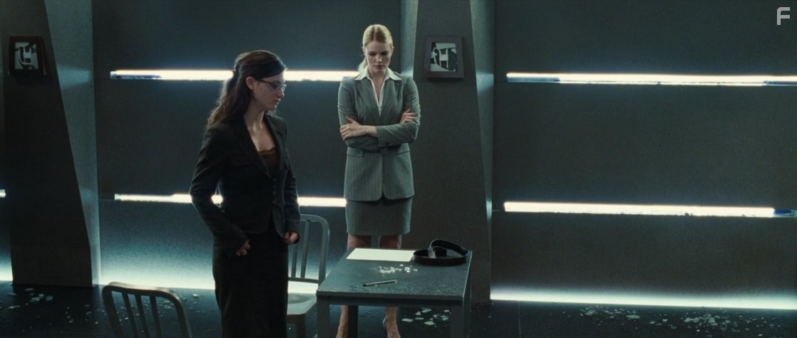 Nathalie Cox and Adar Beck in Экзамен (2009)