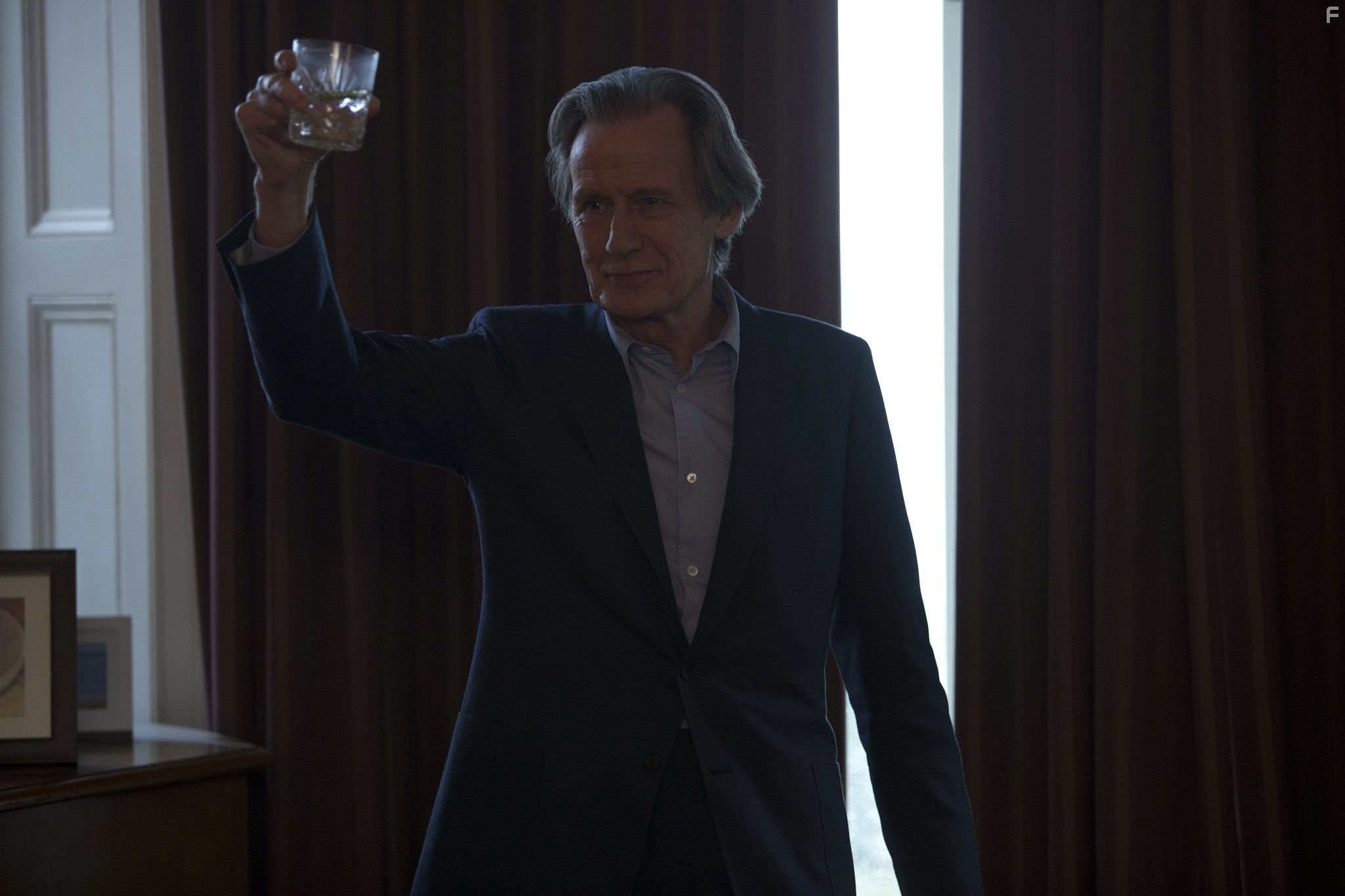 Bill Nighy in Бойфренд из будущего (2013)