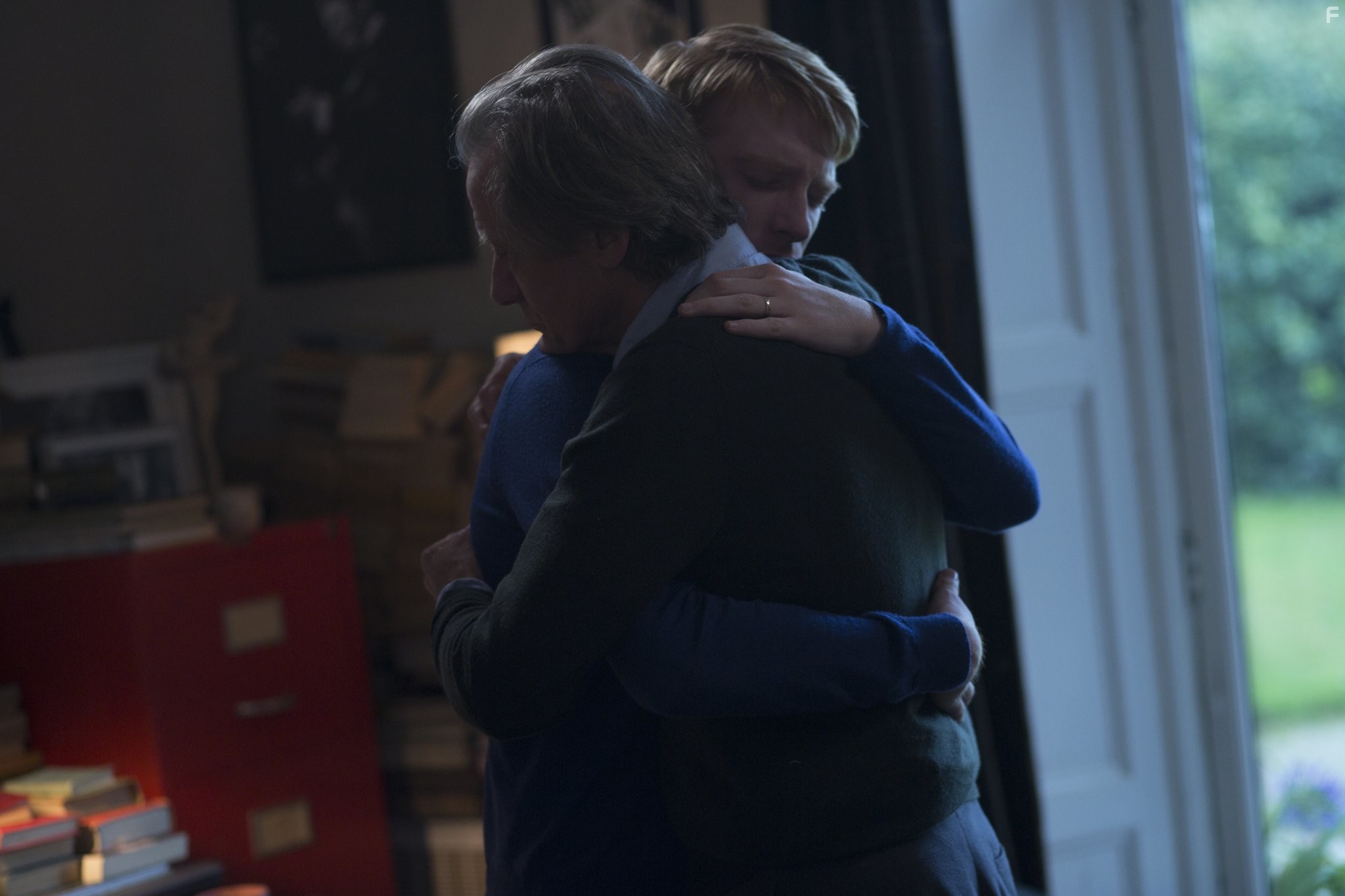 Bill Nighy and Domhnall Gleeson in Бойфренд из будущего (2013)