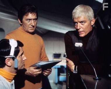 Keith Alexander, Ed Bishop, and George Sewell in Н.Л.О. (1970)