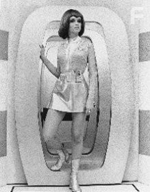 Gabrielle Drake in Н.Л.О. (1970)