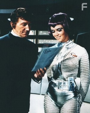 Gabrielle Drake in Н.Л.О. (1970)