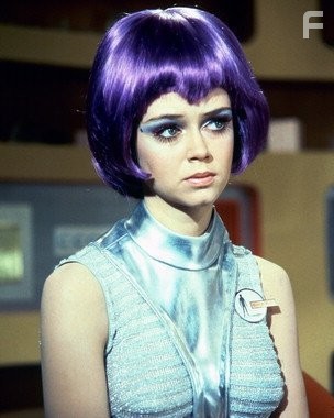 Gabrielle Drake in Н.Л.О. (1970)