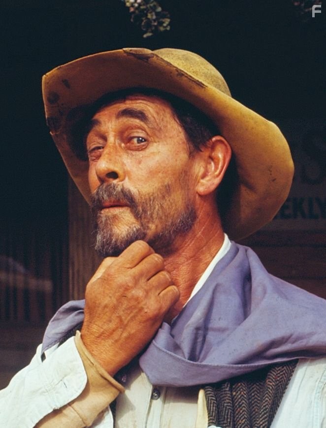 Ken Curtis in Дымок из ствола (1955)