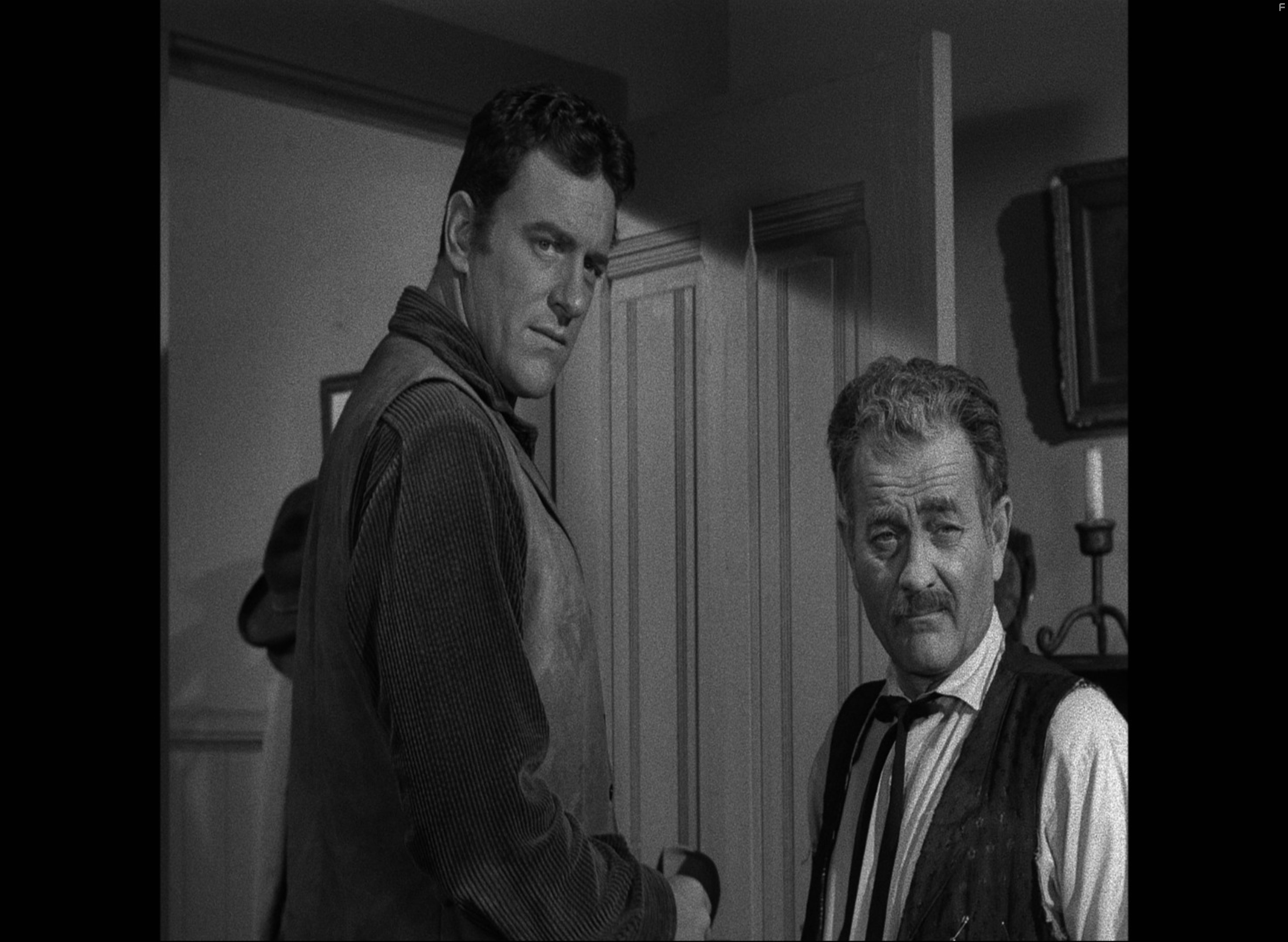 James Arness and Milburn Stone in Дымок из ствола (1955)