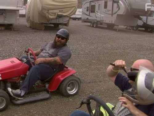 Storage Hunters (2011)