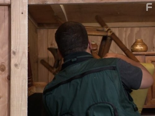 Storage Hunters (2011)