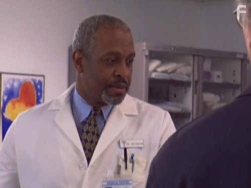 James Pickens Jr. in Умерь свой энтузиазм (2000)