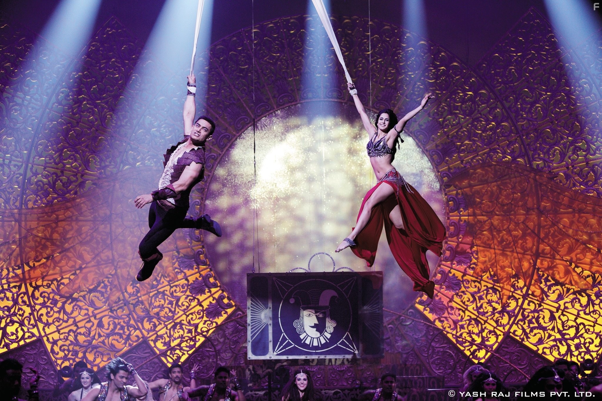 Aamir Khan and Katrina Kaif in Байкеры: 3 (2013)