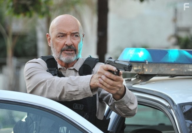 Terry O'Quinn in Преступные связи (2014)