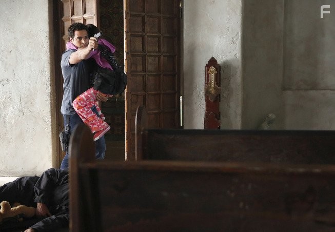 Ramon Rodriguez in Преступные связи (2014)