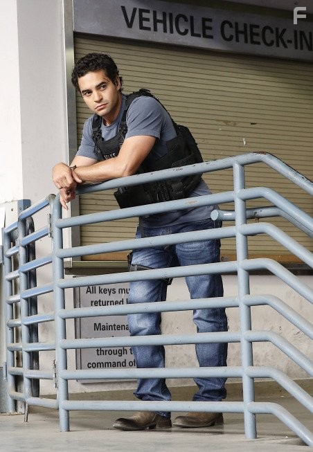 Ramon Rodriguez in Преступные связи (2014)