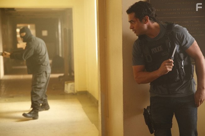 Ramon Rodriguez in Преступные связи (2014)