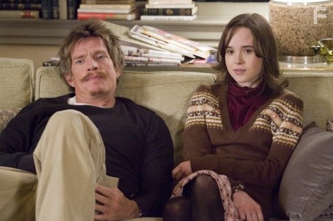 Thomas Haden Church and Ellen Page in Умники (2008)
