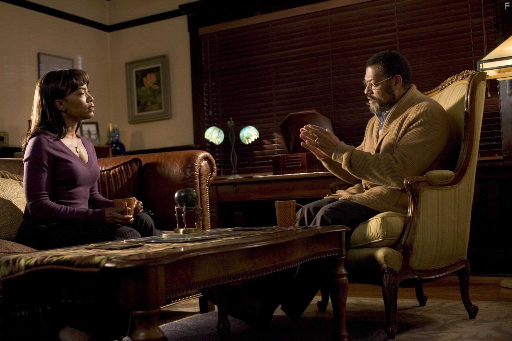 Angela Bassett and Laurence Fishburne in Испытание Акилы (2006)