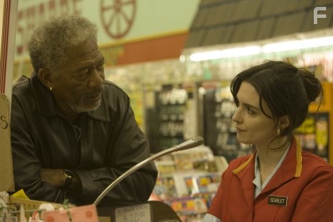 Morgan Freeman and Paz Vega in 10 шaгов к успеху (2006)