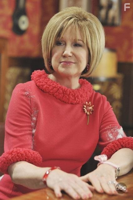 Mary Kay Place in Мертвые до востребования (2007)