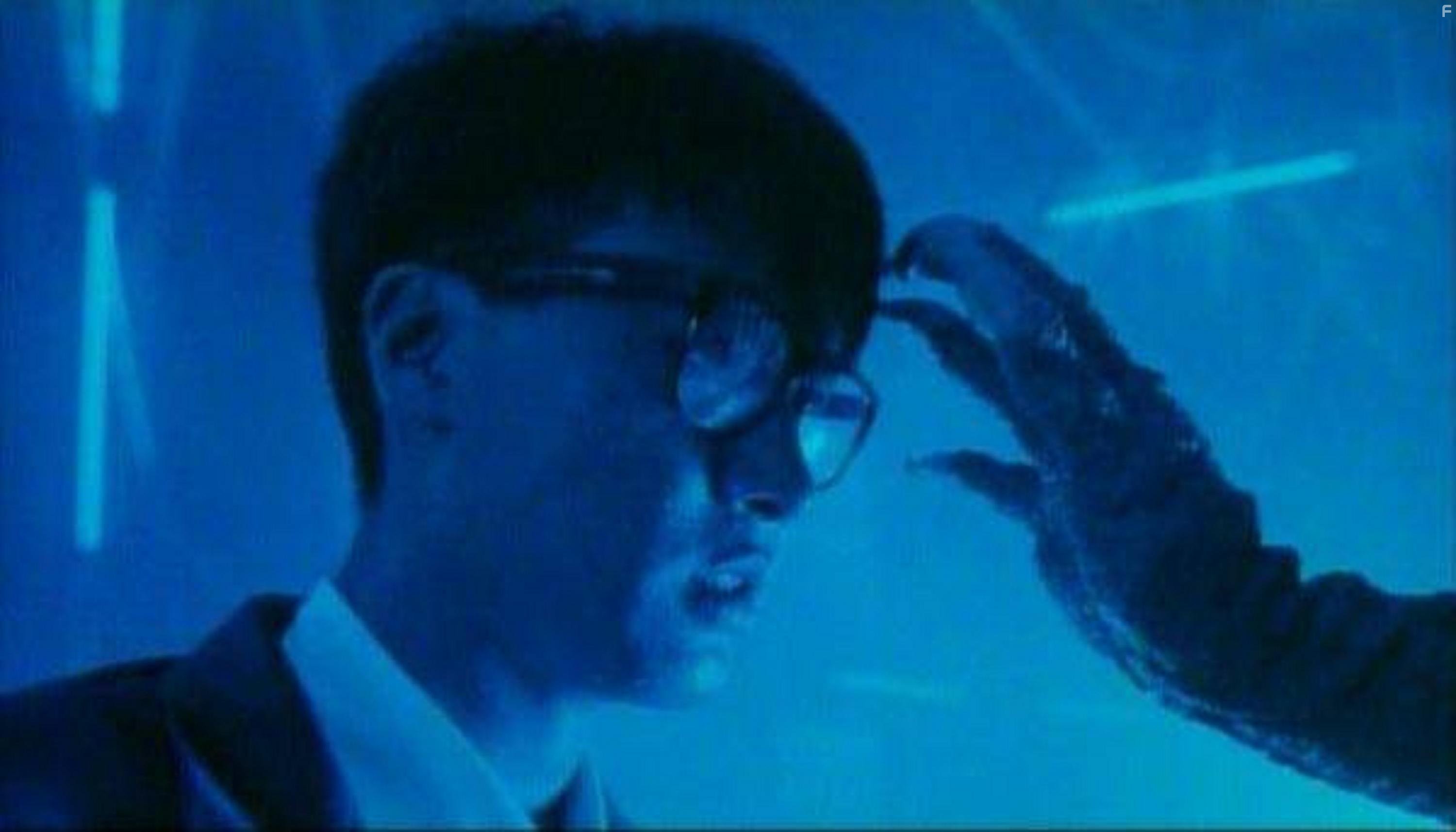 Leon Lai in Yao shou du shi (1992)