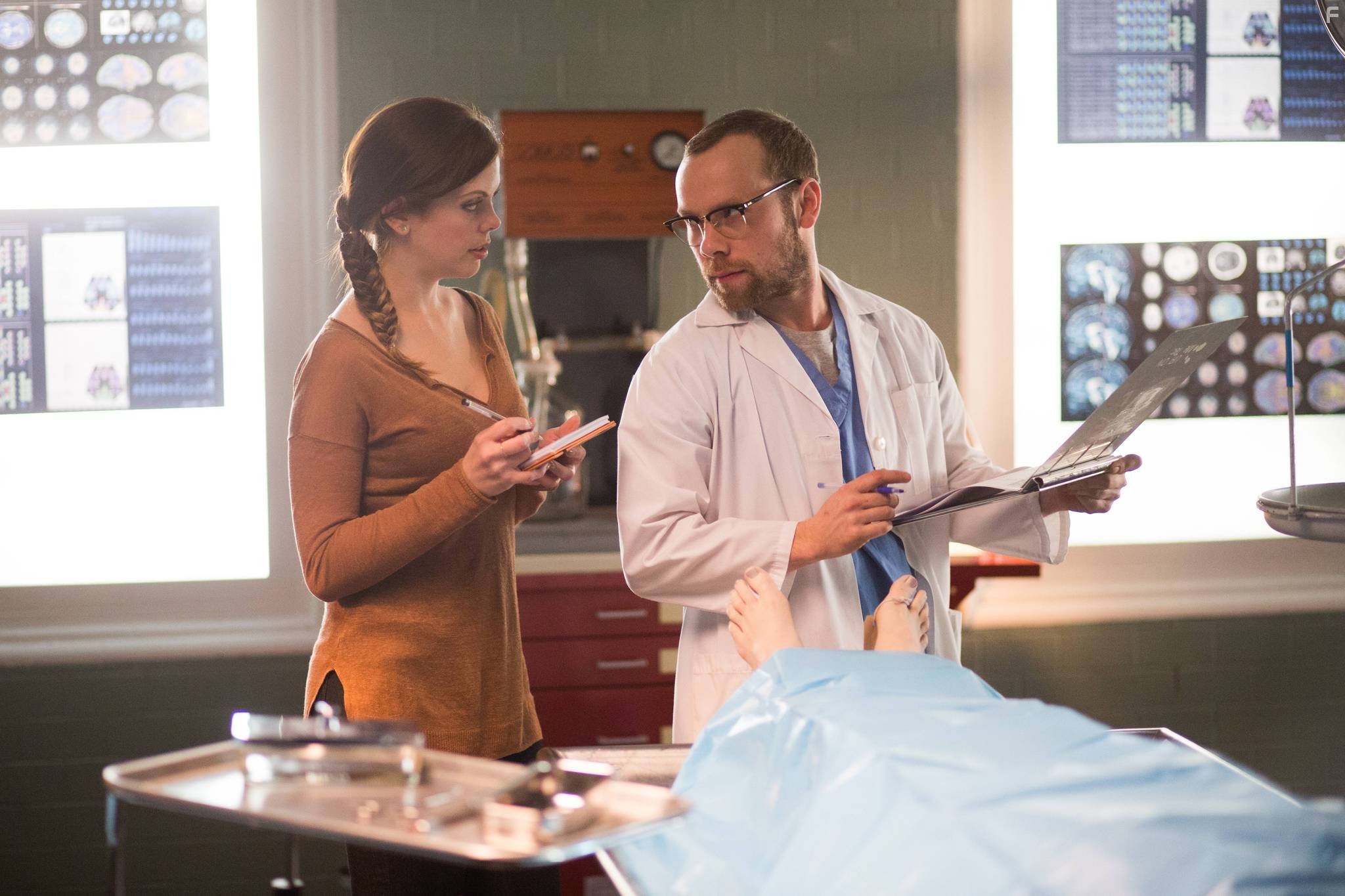 Brendan Fletcher and Dreama Walker in The Grim Sleeper (2014)