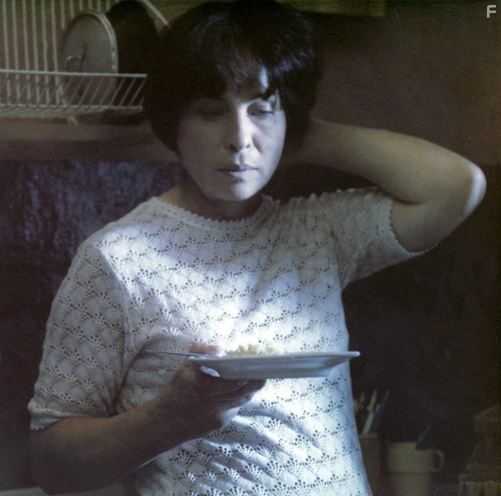 Одинокая женщина