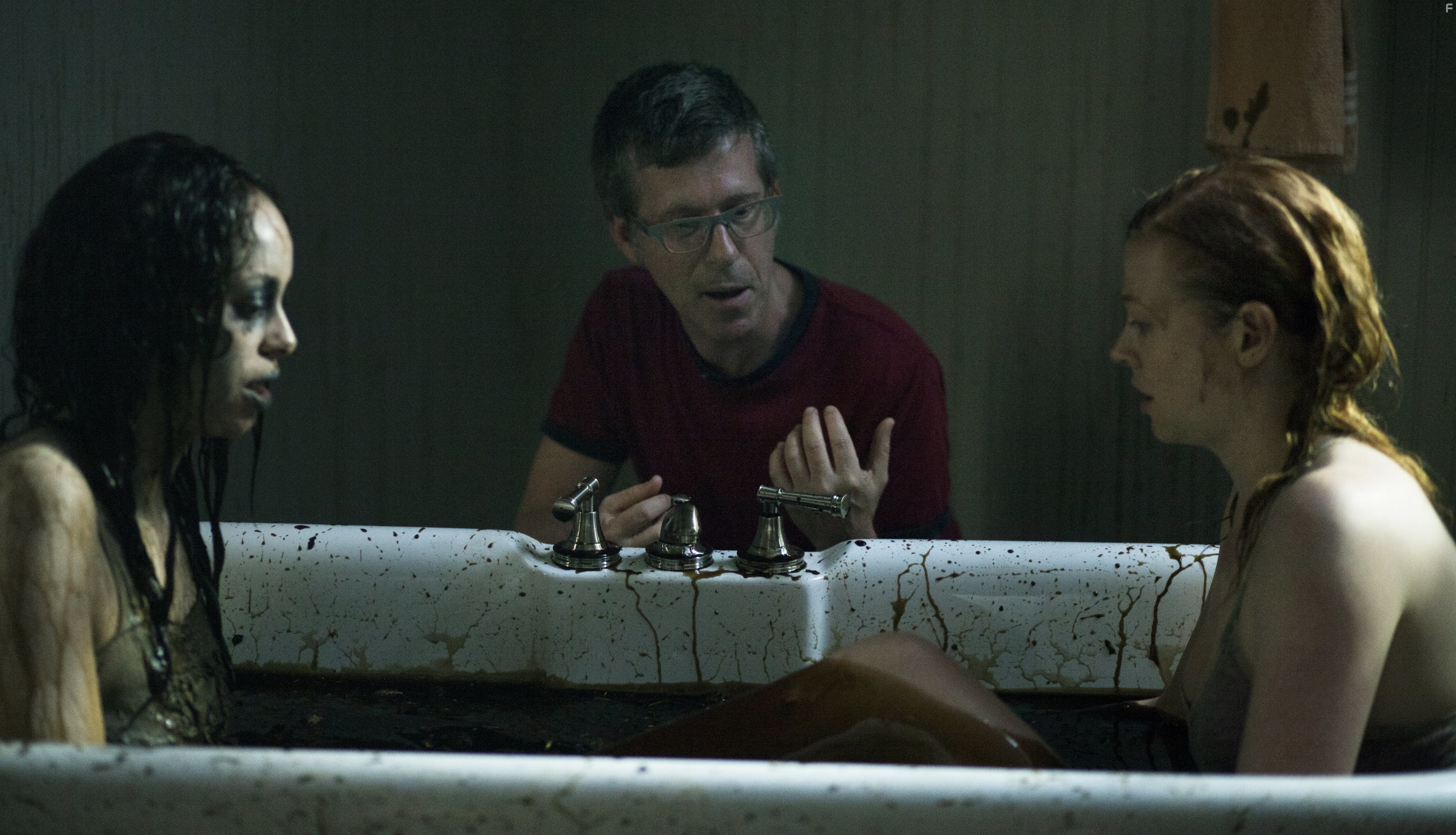 Kevin Greutert, Amber Stevens West, and Sarah Snook in Джезабель (2014)