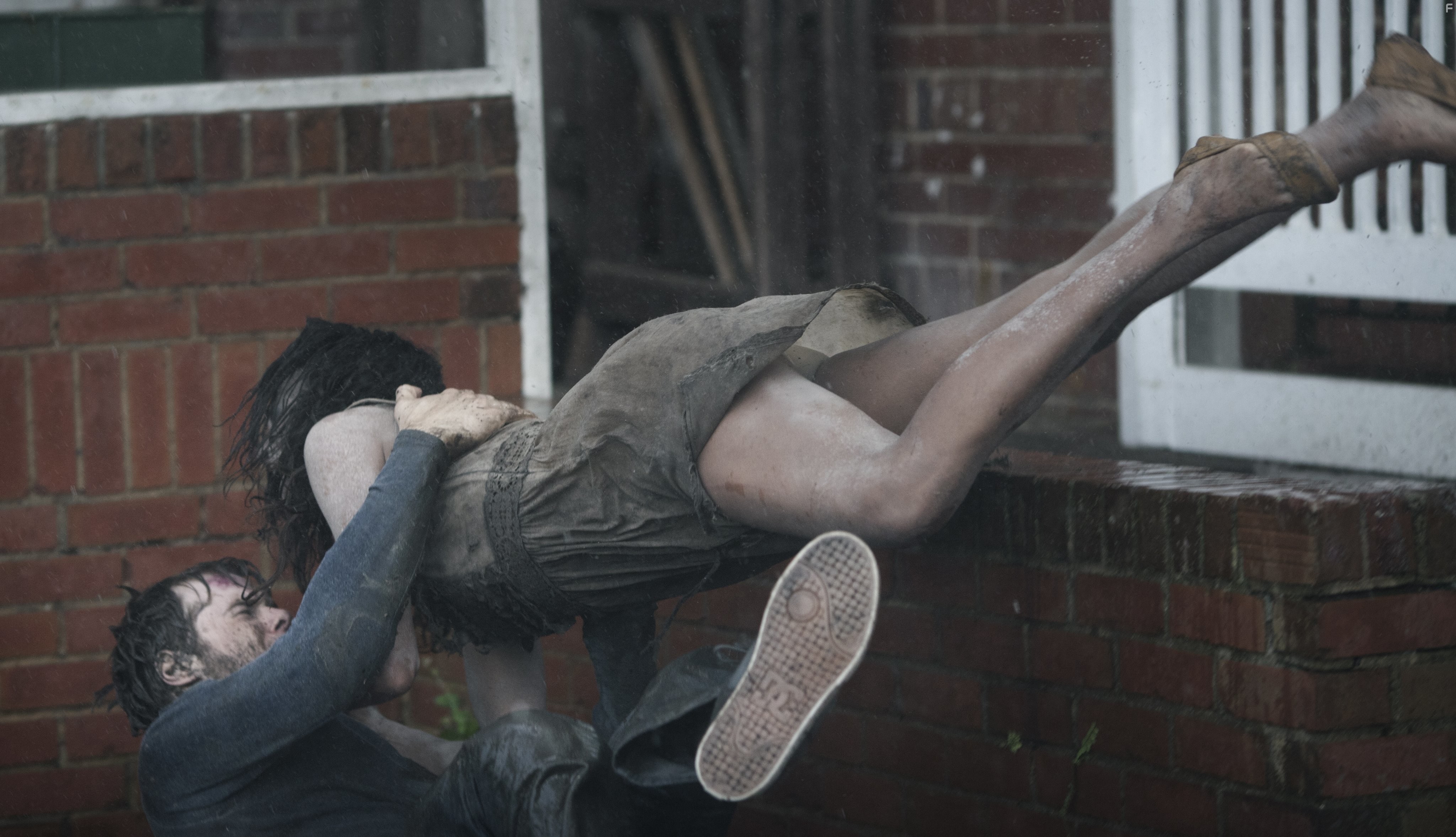 Amber Stevens West and Mark Webber in Джезабель (2014)