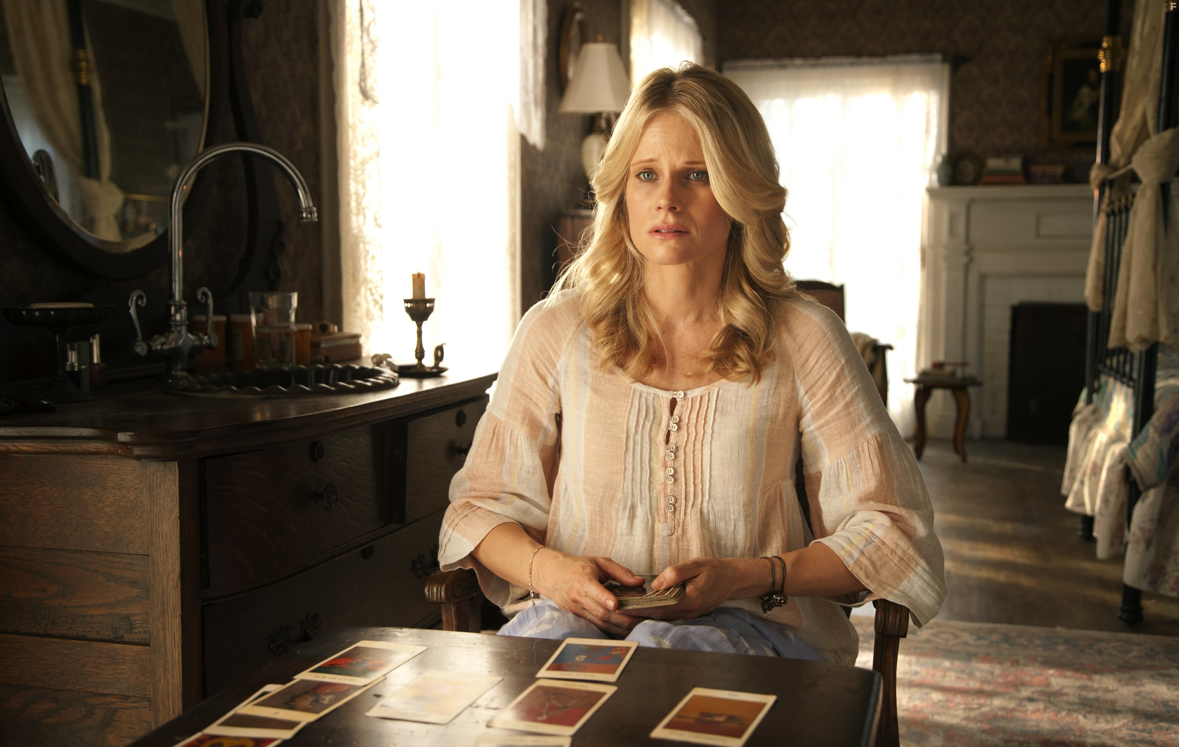 Joelle Carter in Джезабель (2014)