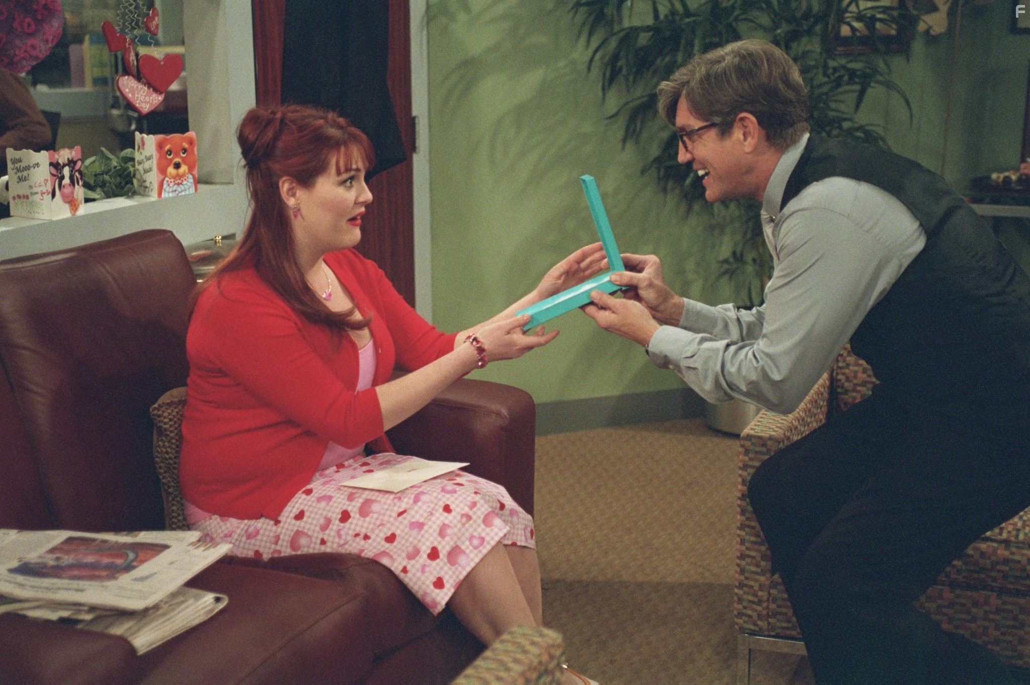 Eric Roberts and Sara Rue in Клава, давай! (2002)