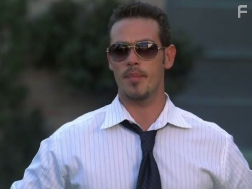 Kevin Alejandro in Акула (2006)