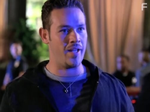 Kevin Alejandro in Акула (2006)