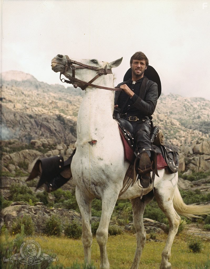 Thomas Hunter in Доллары текут рекой (1966)