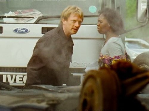 Douglas Henshall and Hannah Spearritt in Портал юрского периода (2007)